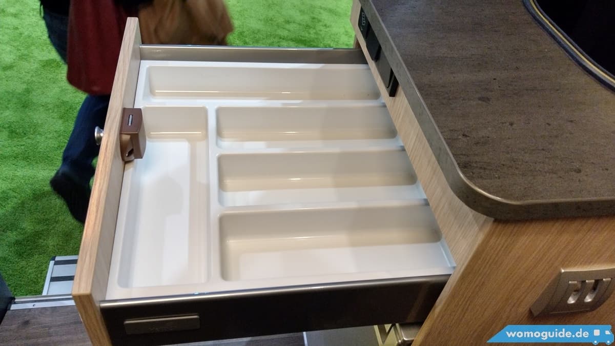 Der Roadcar R 640 Kastenwagen 8 Roadcar R 640 Besteckslade