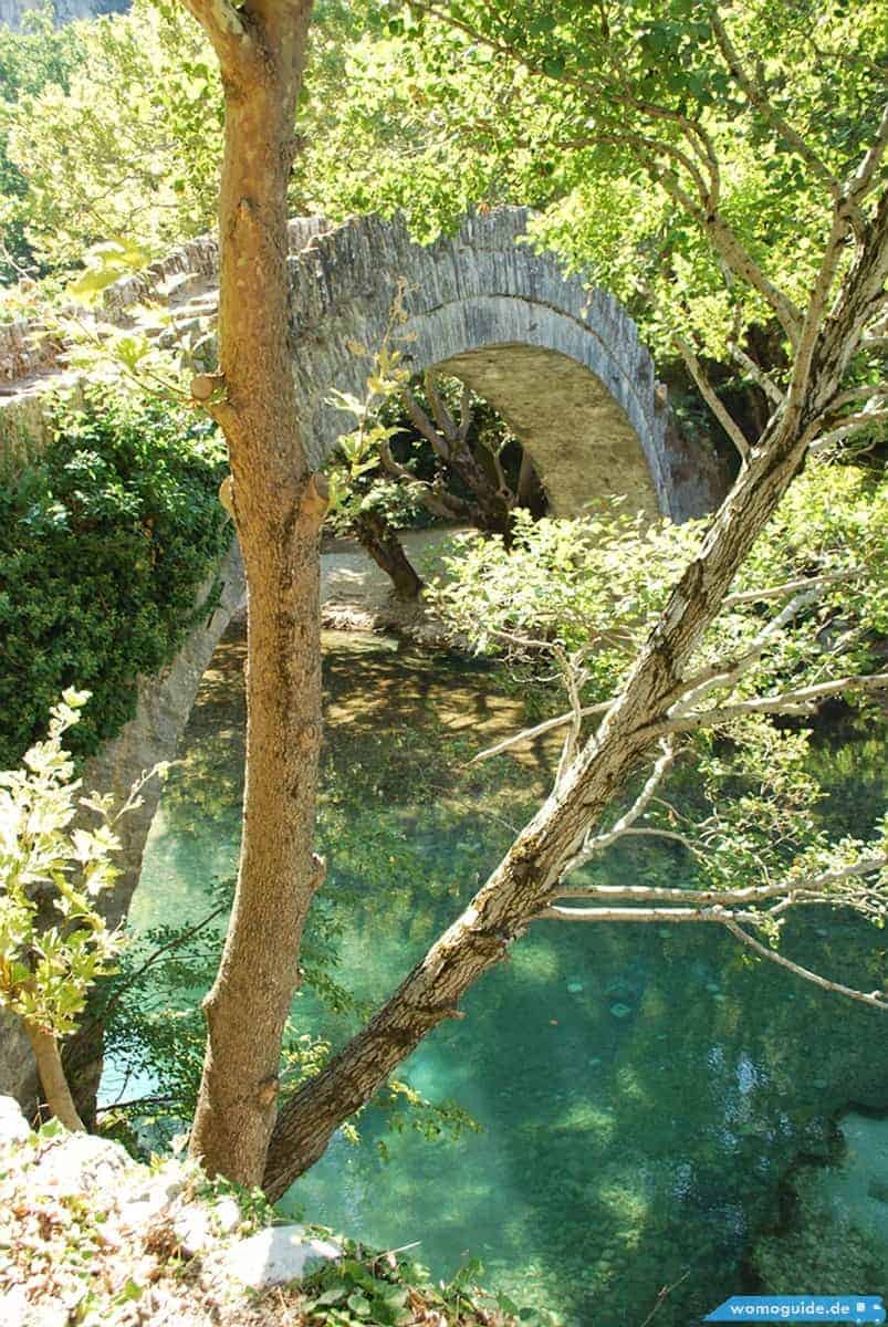 Voidomatis, Flu&Szlig;, Br&Uuml;Cke