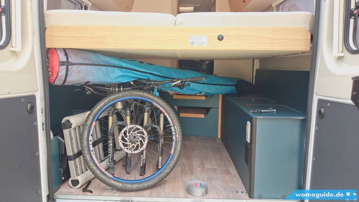 Den Radfazz-Fahrradträger In Der Heckgarage Einbauen 1 Radtransport Im Innenraum