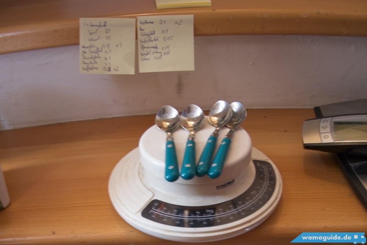 Wohnmobil Besteck Auf Der Waage