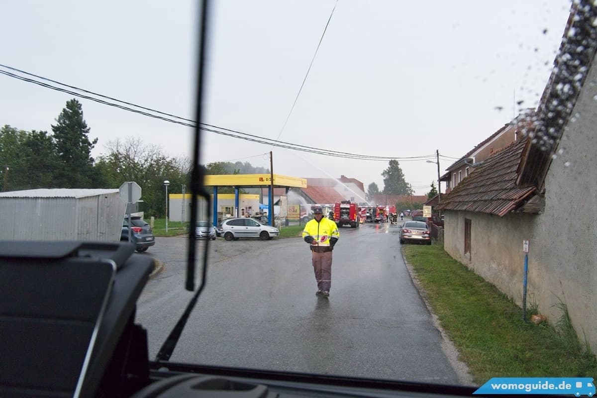 Gesperrte Stra&Szlig;E, Feuerwehr