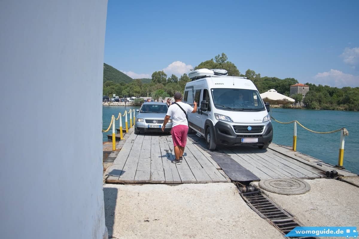 Südalbanien Mit Dem Wohnmobil: Sarande Und Butrint 11 Wohnmobil Auf Der SeilfÄHre Von Butrint
