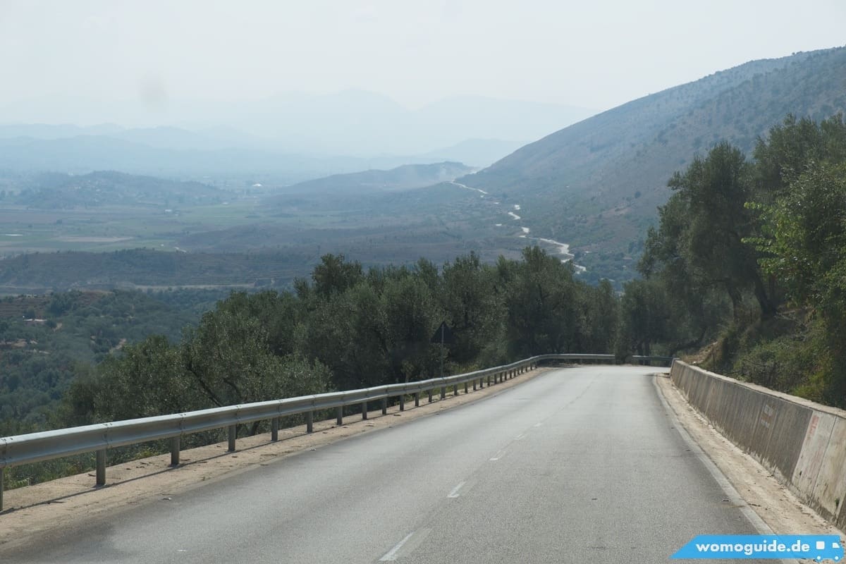 Südalbanien Mit Dem Wohnmobil: Sarande Und Butrint 6 Stra&Szlig;E Vor Sarande