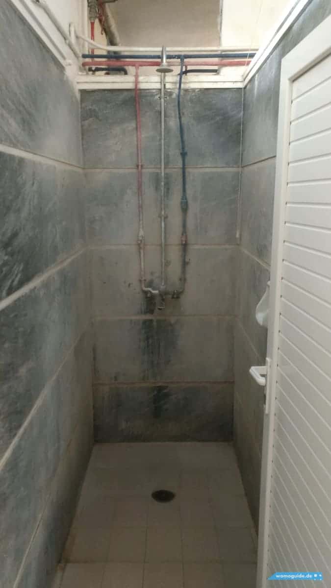 In Athen Mit Dem Wohnmobil: Camping Athens, Dusche