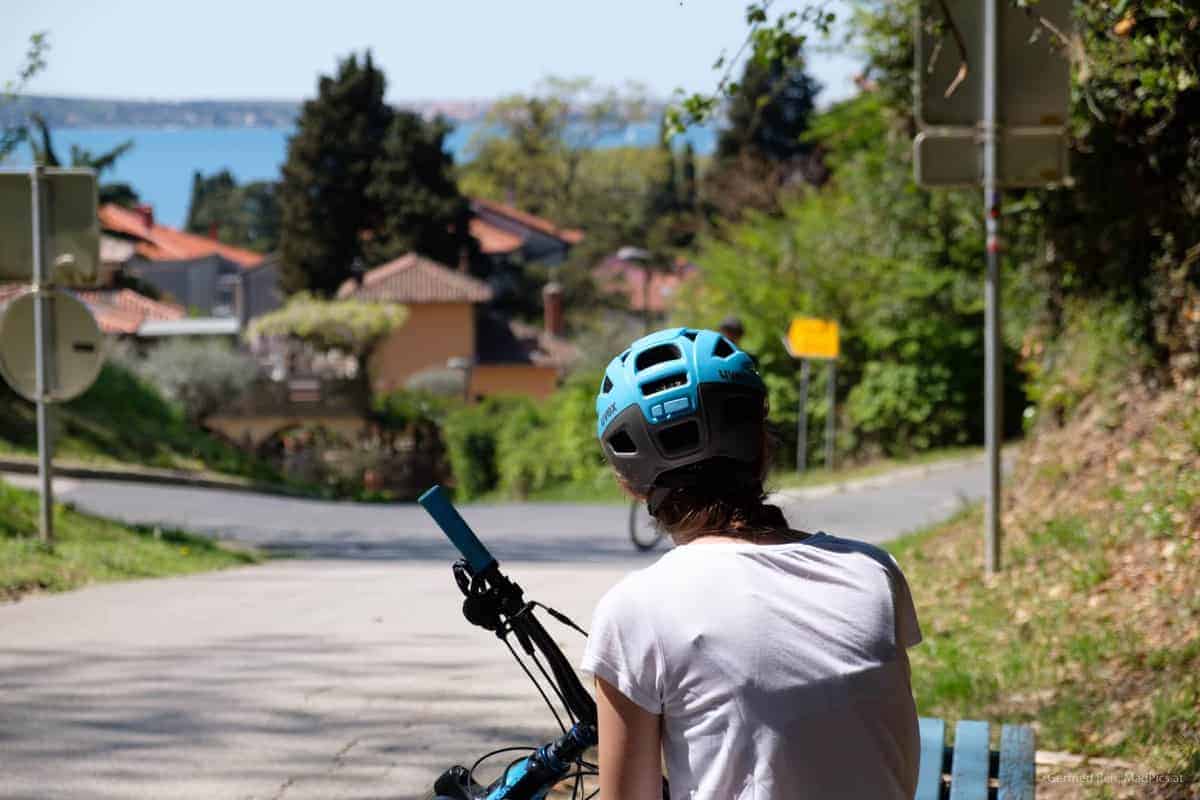 Olya Mit Mountainbike