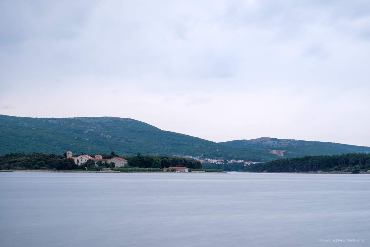 Kroatische Landschaft, See Und H&Uuml;Gel