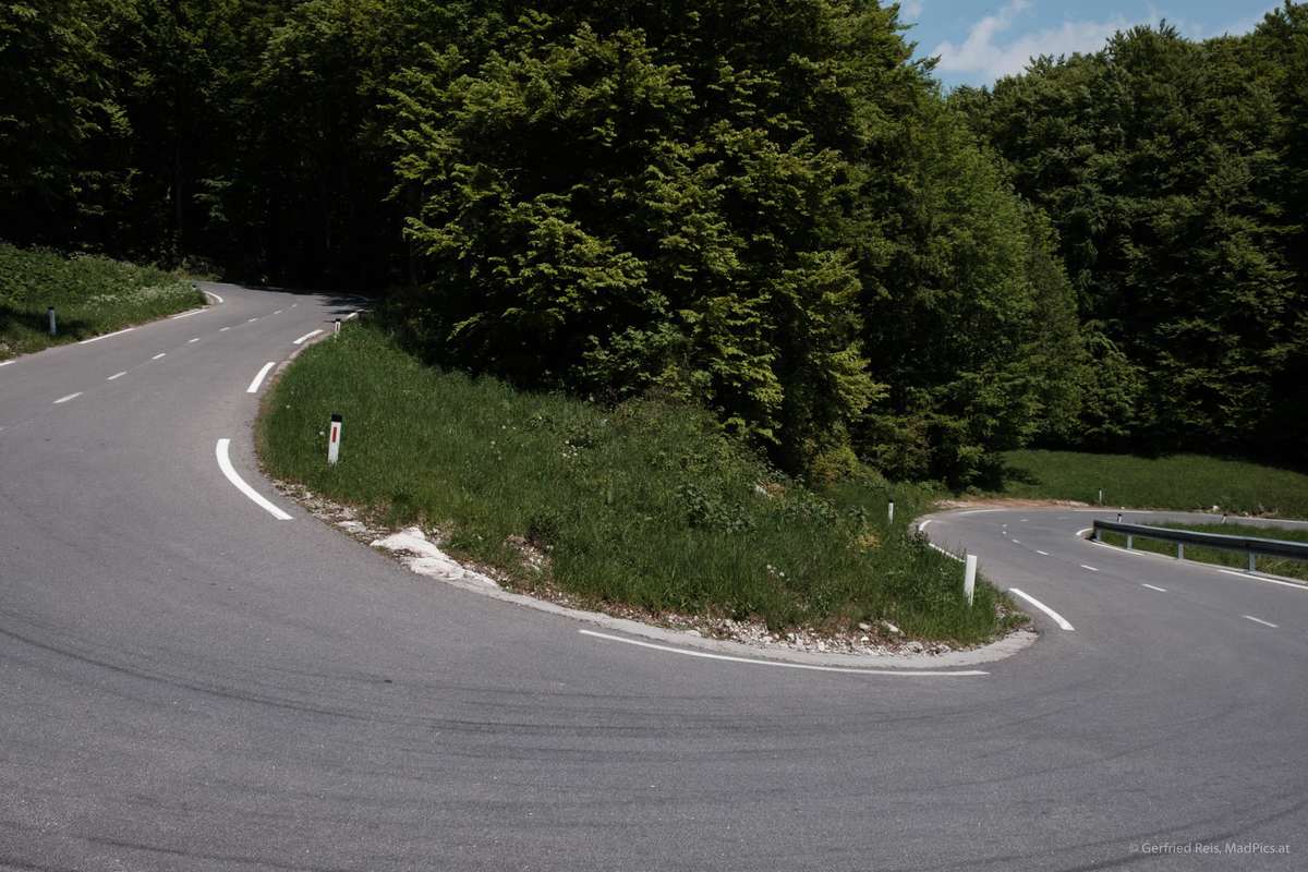 Serpentinen Auf Der Fahrt Zu Sinj Vrh