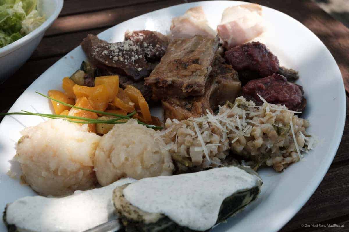 Slowenische Hausmannskost In Sinj Vrh, Slowenien