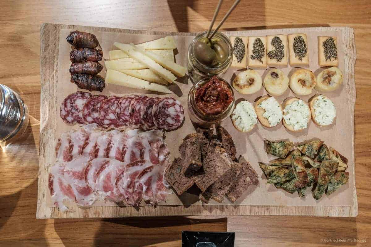 Regionale Snacks Am Slowenischen Weingut