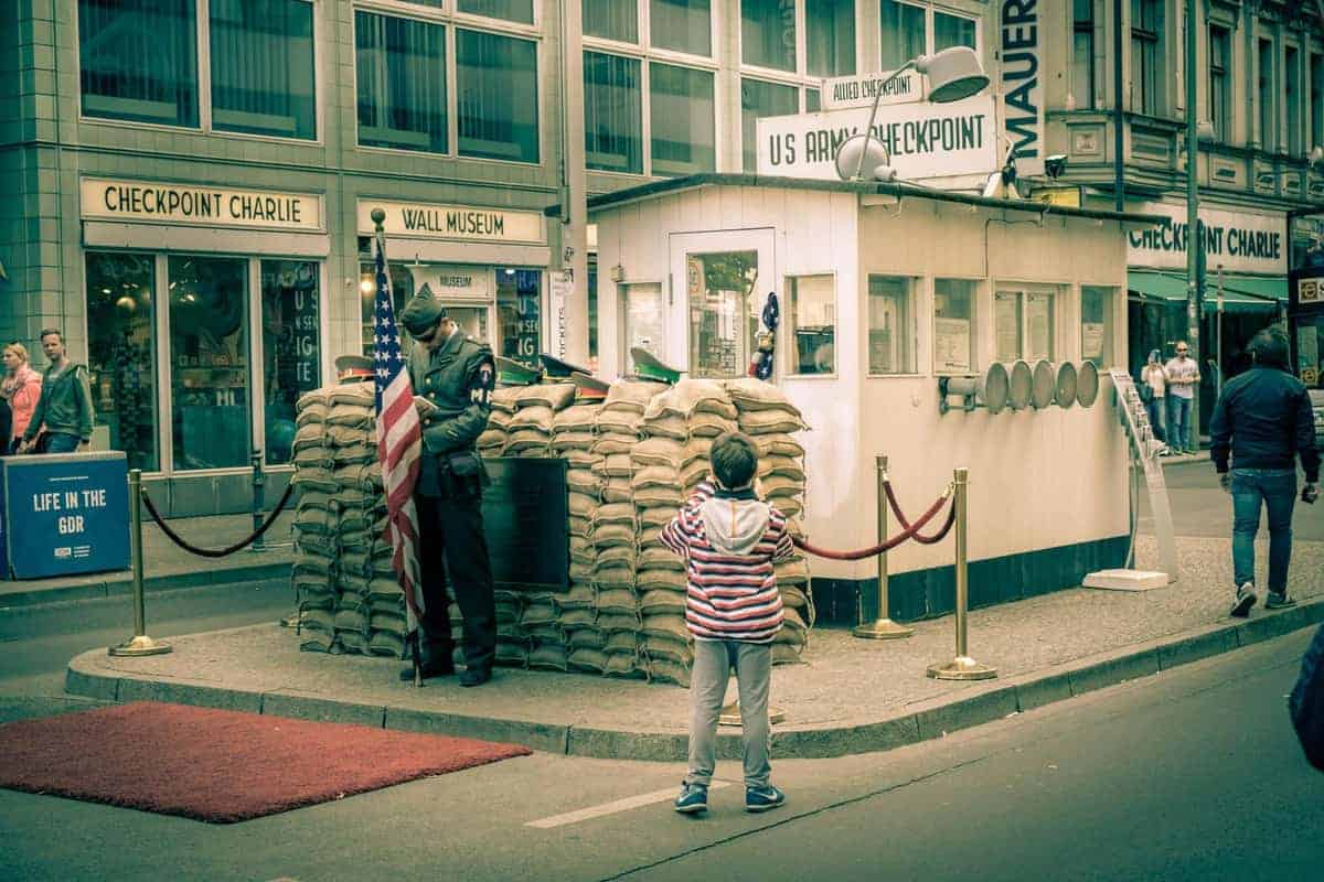 Berlin Mit Dem Wohnmobil 90 Checkpoint Charlie, Berlin