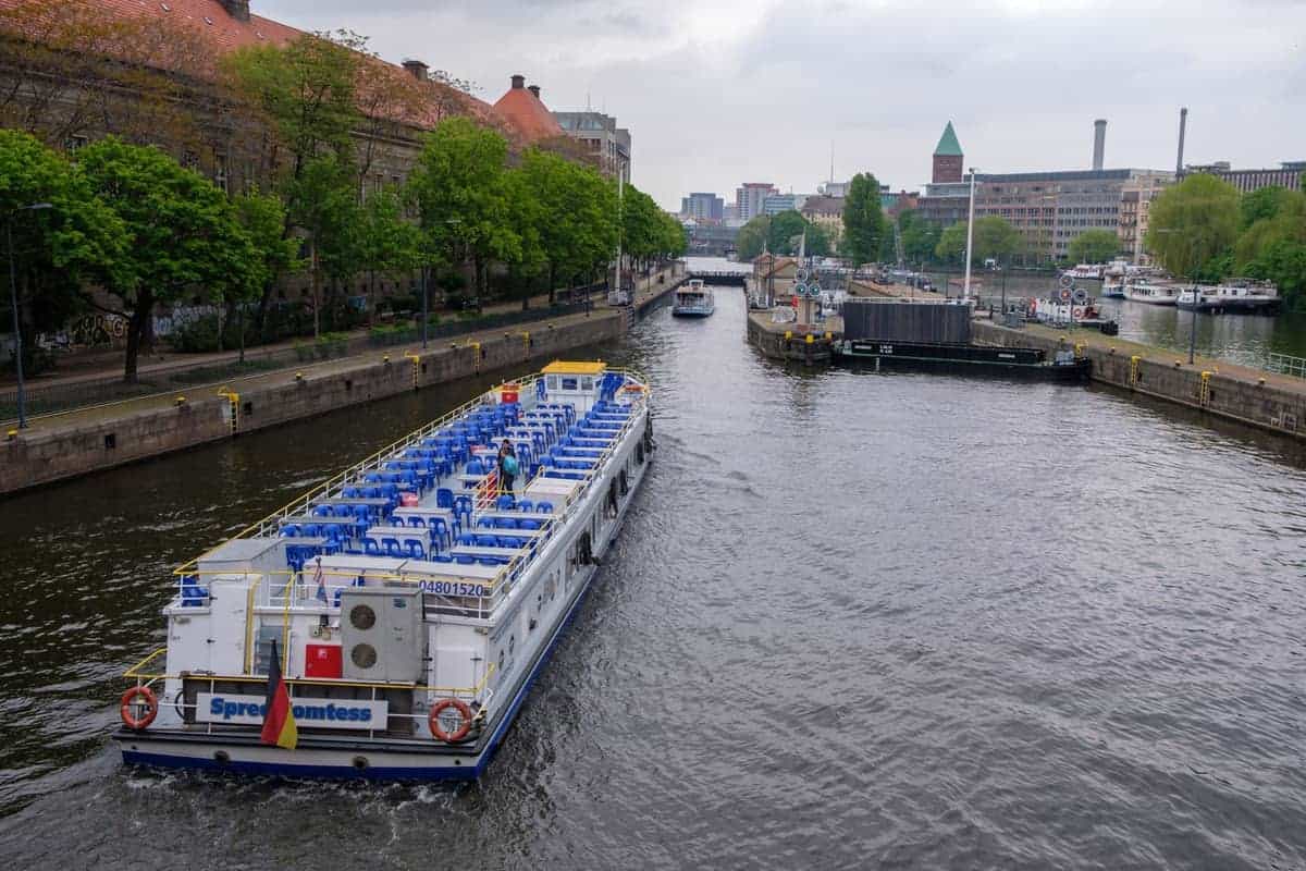 Berlin Mit Dem Wohnmobil 161 Schleuse In Berlin