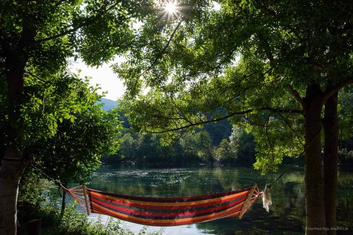 Eine H&Auml;Ngematte Direkt Vor Dem Fluss