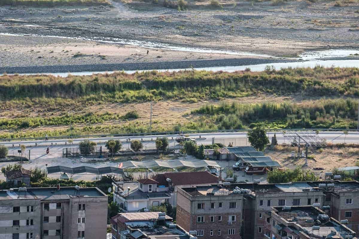 Blick Auf Das Riverside Camp In Berat