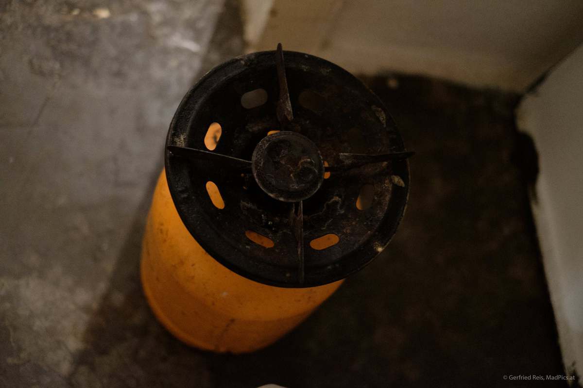 Die Komplette K&Uuml;Chenausstattung Im Albanischen Dorf Vasjar