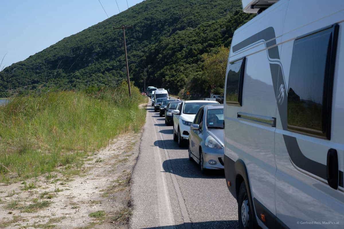 Warten Auf Die Br&Uuml;Cke Vor Lefkada