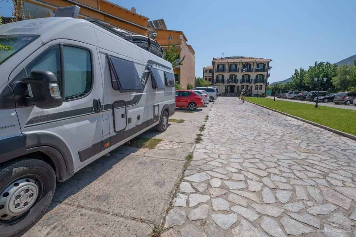 Campen Am Hotel In Vasiliki