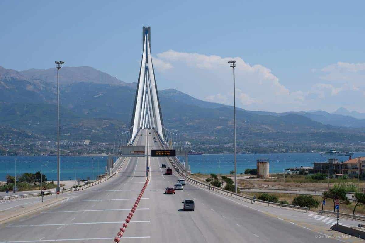 Am Eingang Zur Rio-Andirrio-Br&Uuml;Cke Bei Andirrio