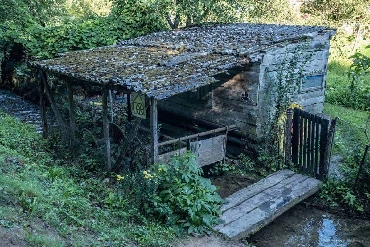 Alte &Quot;Waschmaschine&Quot; Direkt Im Fluss