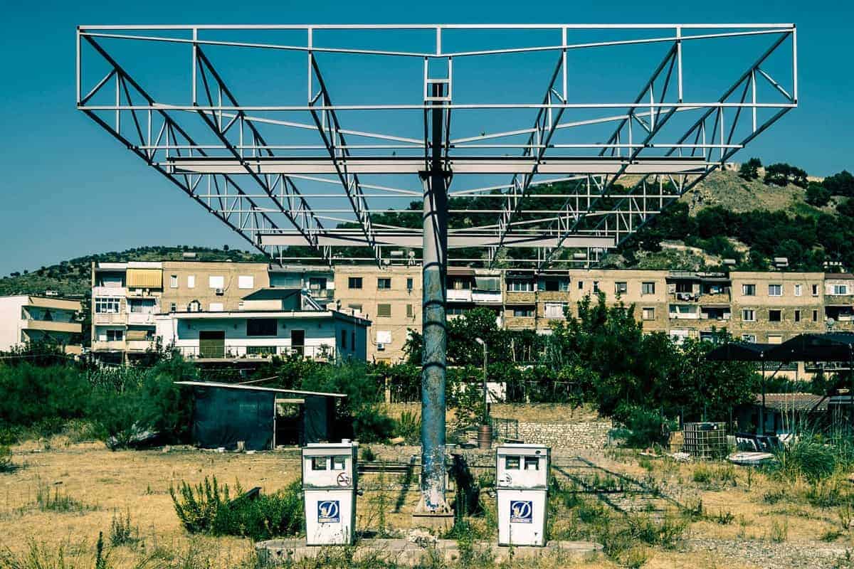 Verlassene Tankstelle In Berat