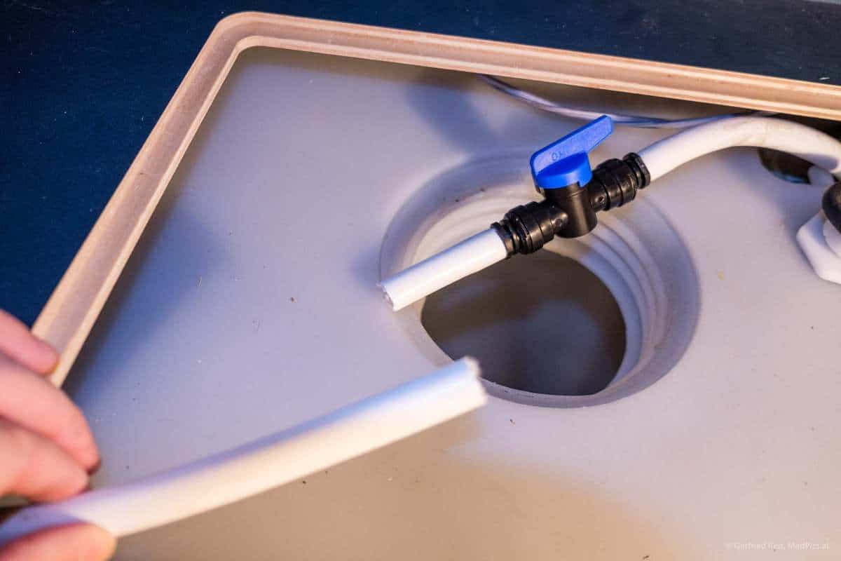 Schlauch Für Floe-Einbau Erneut Durchtrennen