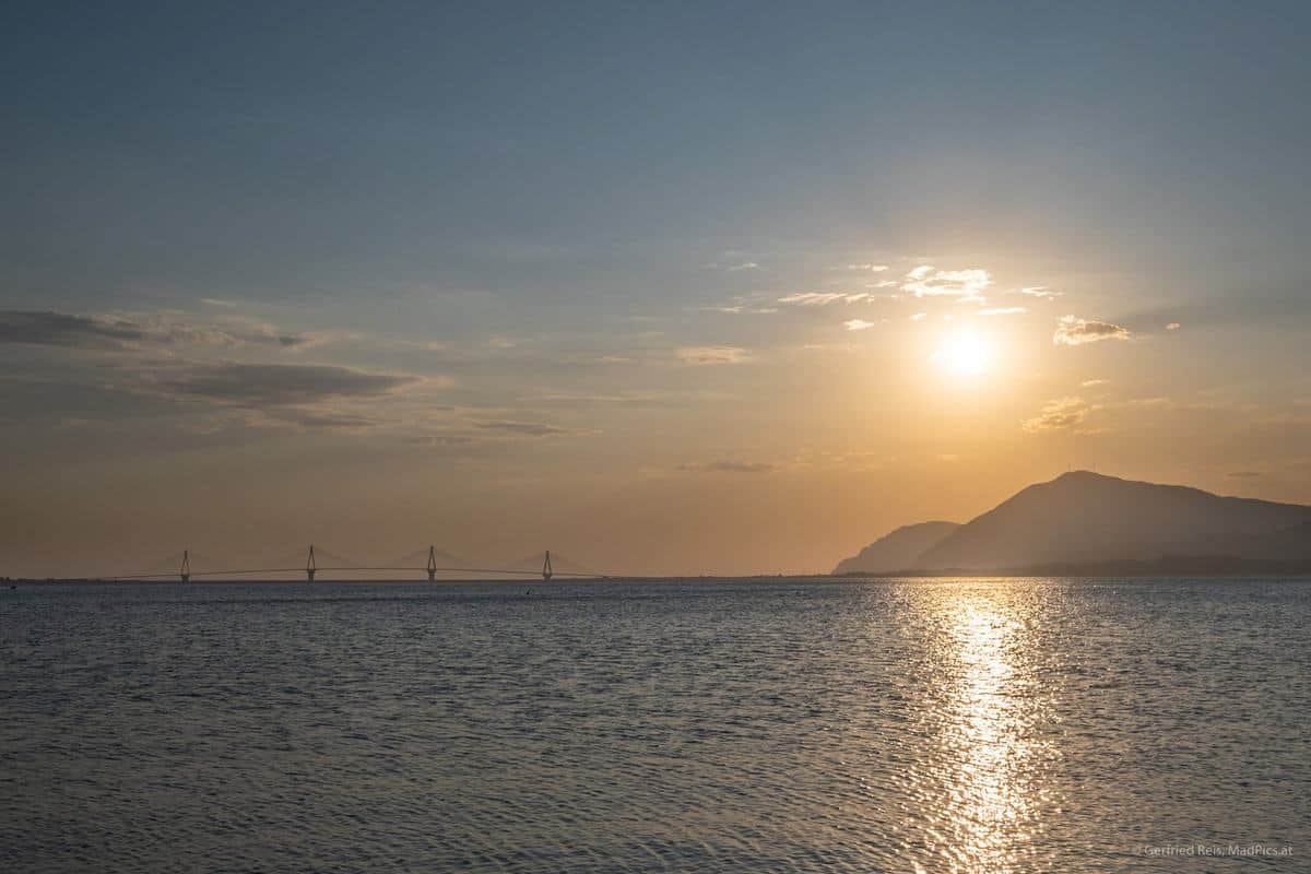 Die Schönsten Reisefotos 2019 15 Rio Andirrio Brücke Griechenland Im Abendlicht
