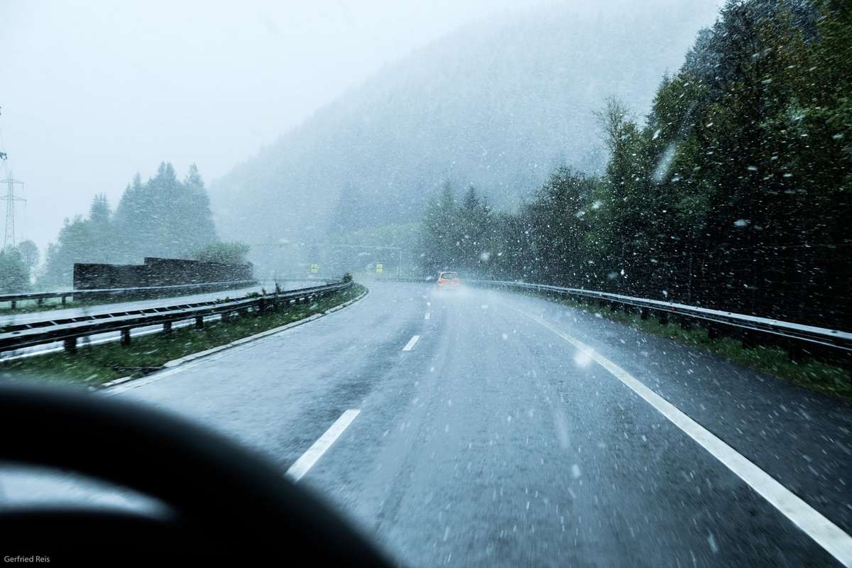 Winterliche Fahrverhältnisse Im Wohnmobil