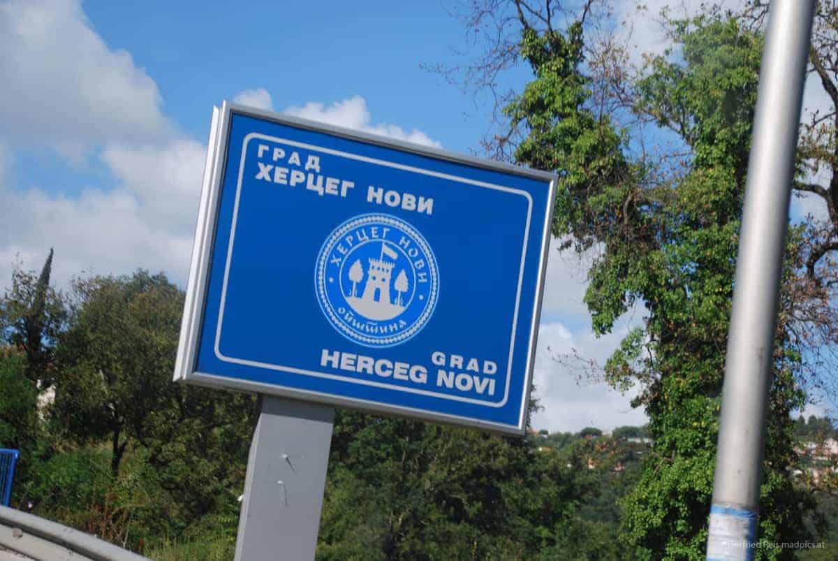 Herzeg Novi Schild