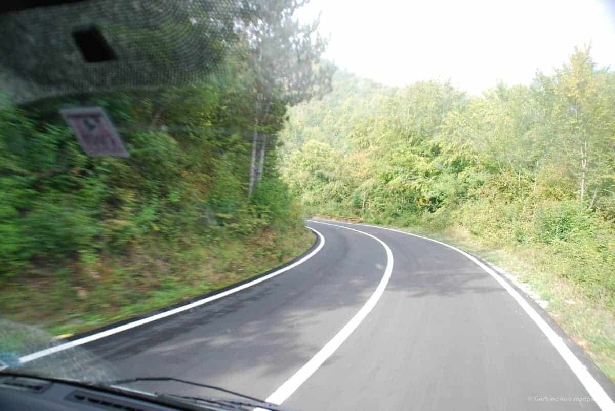 Die Straße Über Mojkovac  Entlang Der Tara Schlucht