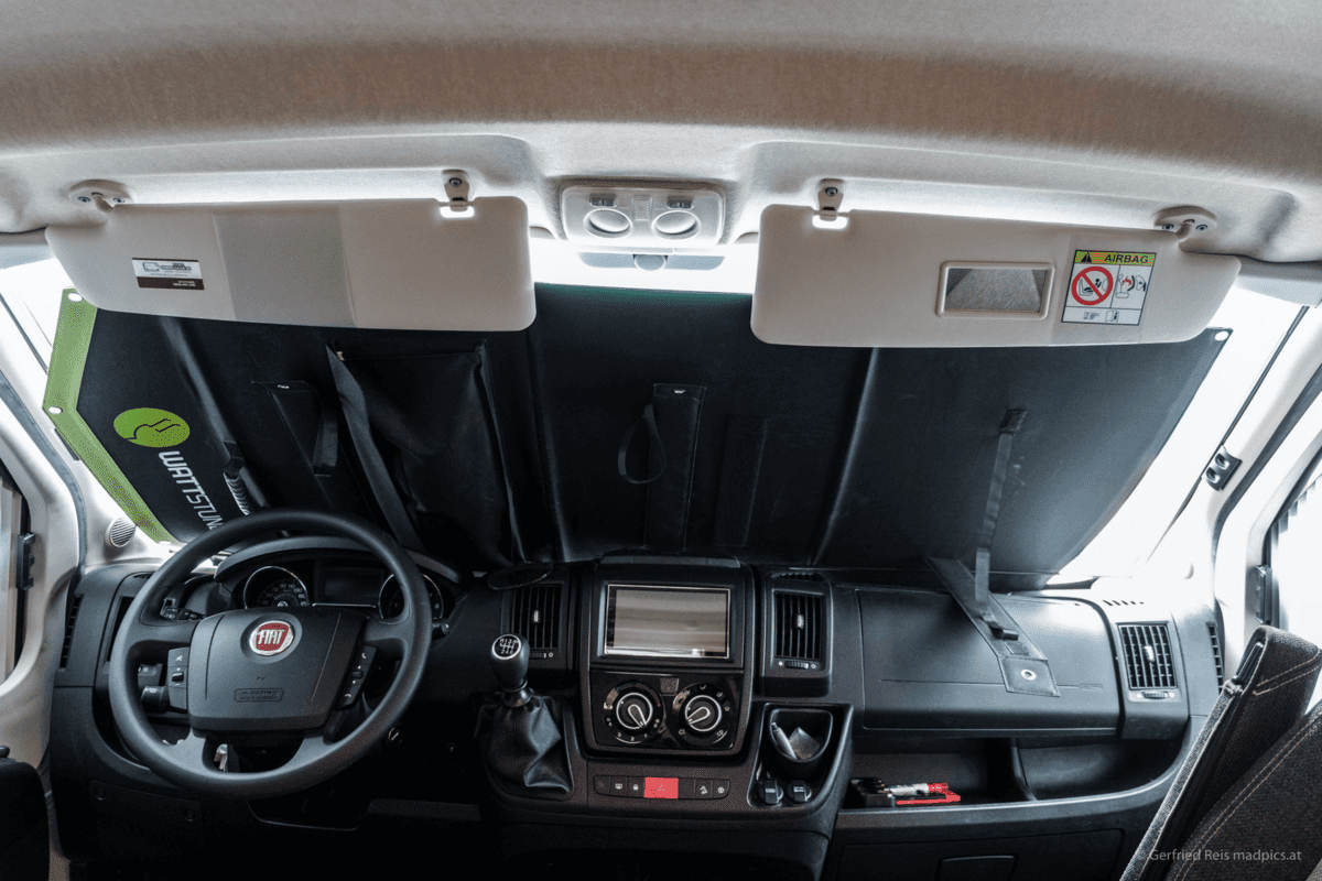 Solartasche Hinter Der Windschutzscheibe