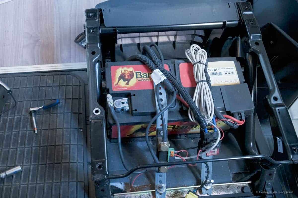 Anschluss Des Ladereglers An Die Batterie