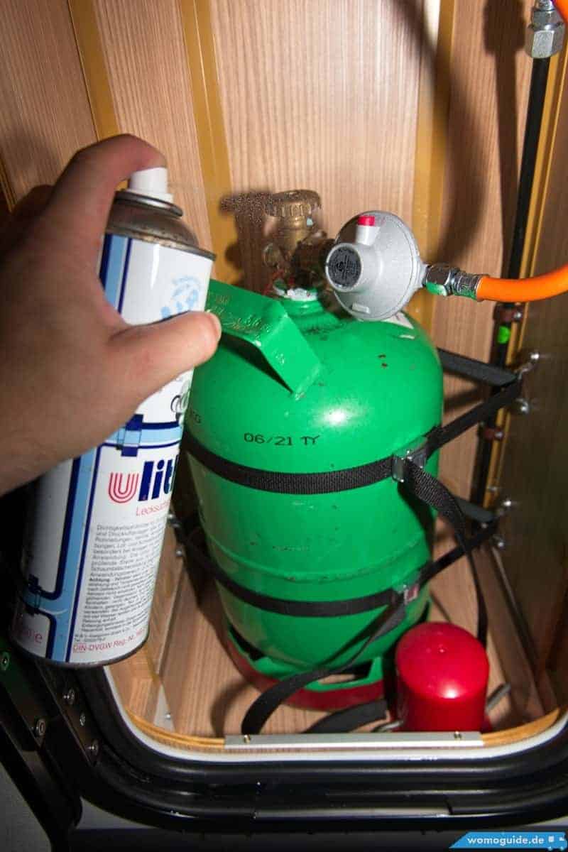 Lecksuchspray Nach Gasflaschen-Tausch