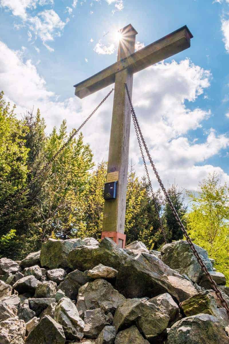 Erste Womo-Reise Nach Corona: Wandern Und Biken Im Günser Gebirge (Burgenland) 10 Gipfelkreuz Am Großen Hirschenstein