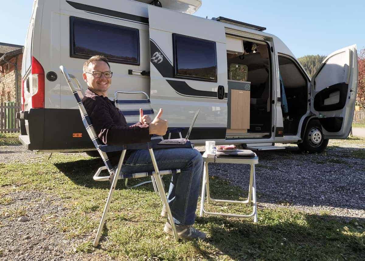 Mit Dem Wohnmobil Am Stellplatz Kapellen