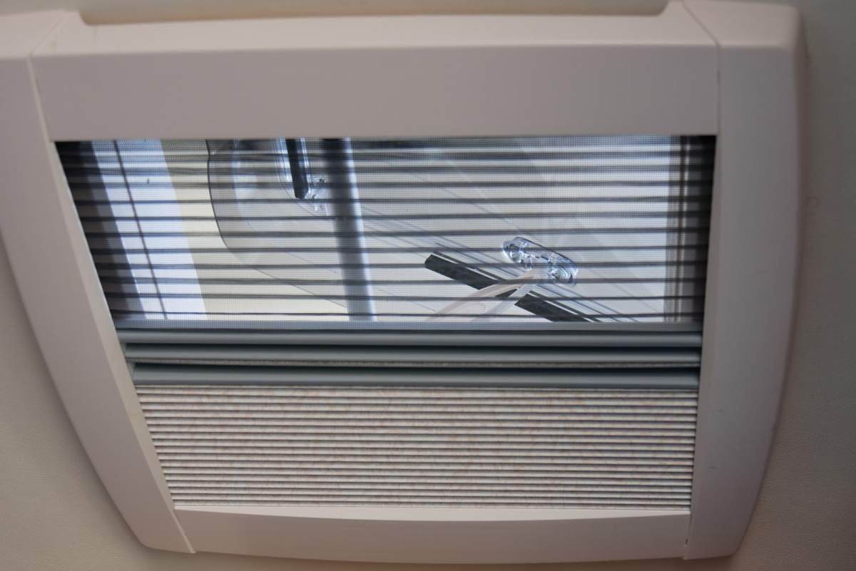 Insektenschutz Am Dachfenster Im Wohnmobil