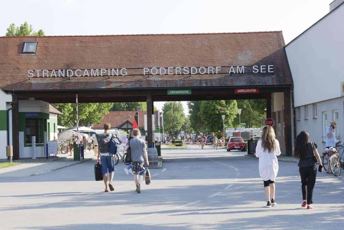 Voller Campingplatz In Podersdorf