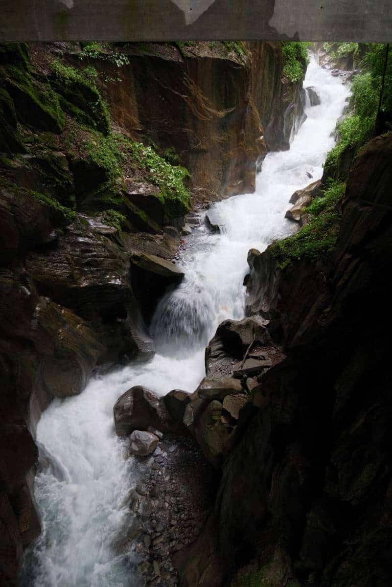 Reißender Bach Direkt Im Parkhaus. Sehenswert!
