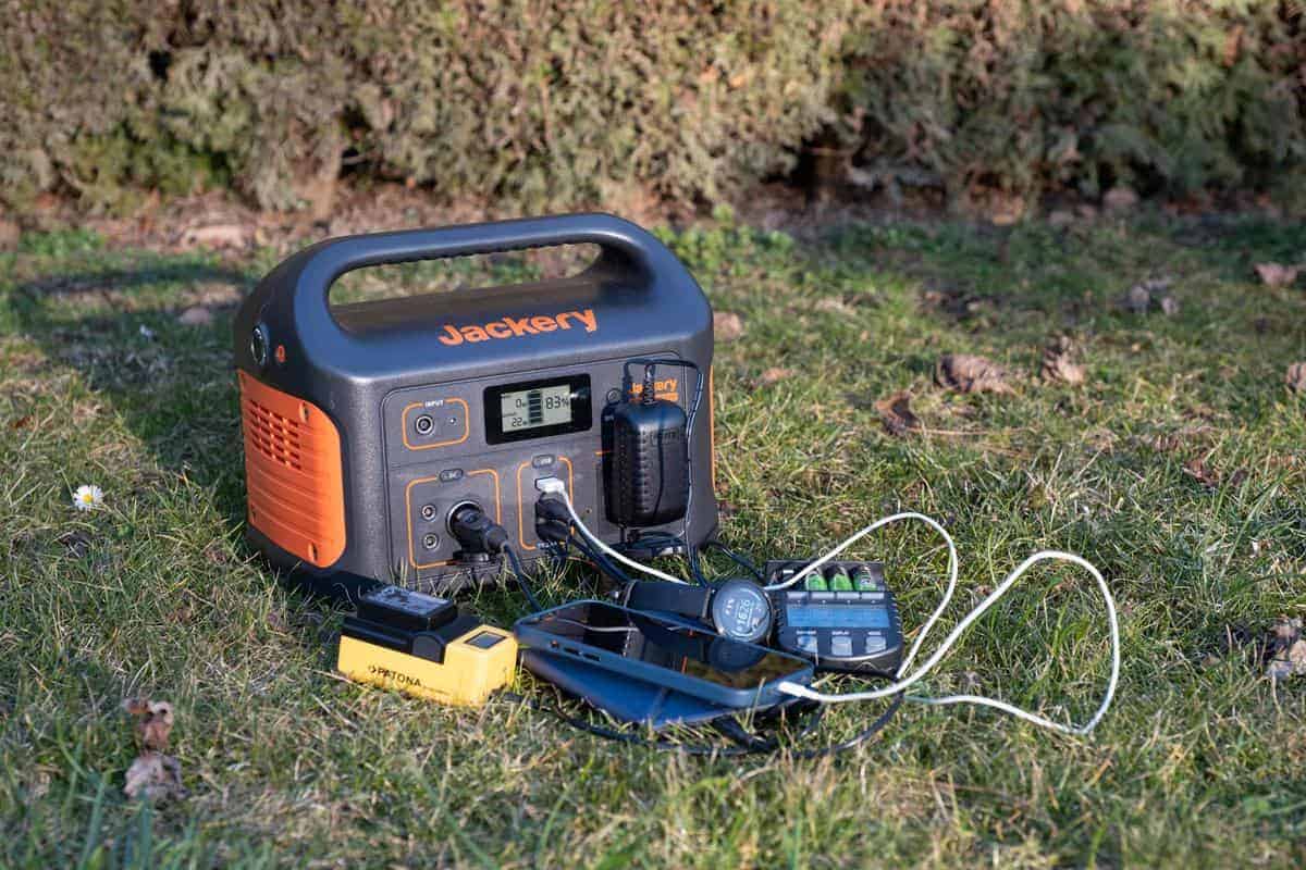 Eine Power Station Für Camping Und Wohnmobil 19 Mit Einer Powerbank Geräte Laden: Sehr Einfach