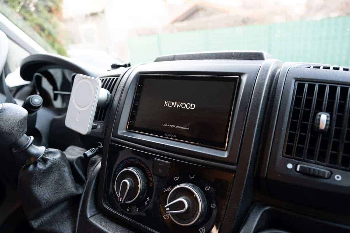 Kenwood-Naviceiver Im Wohnmobil
