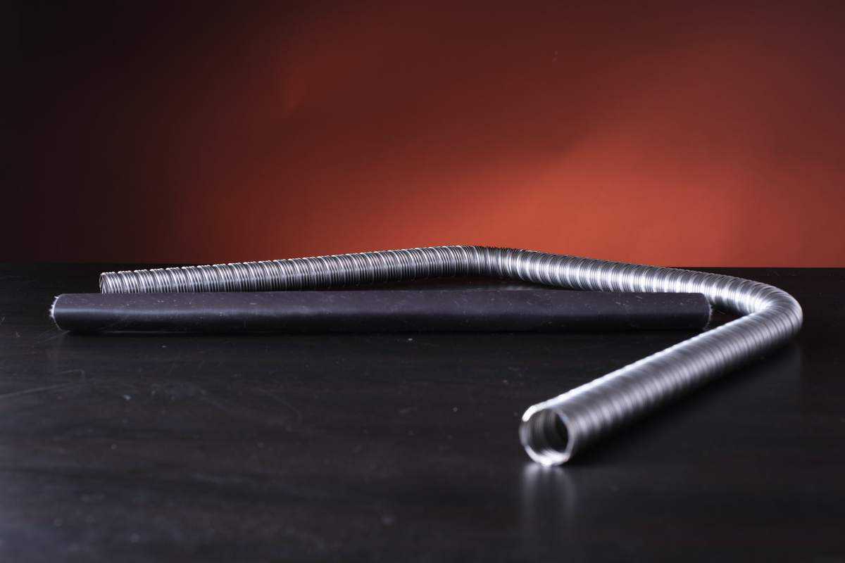 Abgasrohr Und Hitzeschutz