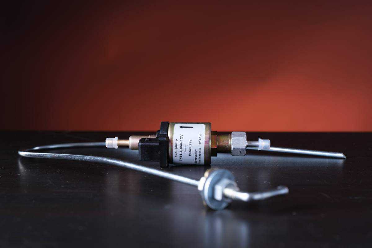 Tank-Entnehmer Und Dieselpumpe