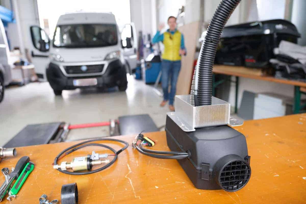 Europareise Im Wohnmobil 2021 10 Einbau Der Autoterm-Dieselheizung Im Wohnmobil Vor Reisestart
