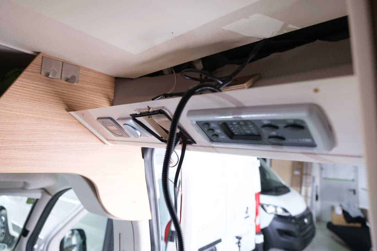 Kabel Hinter Der Blende Verlegen