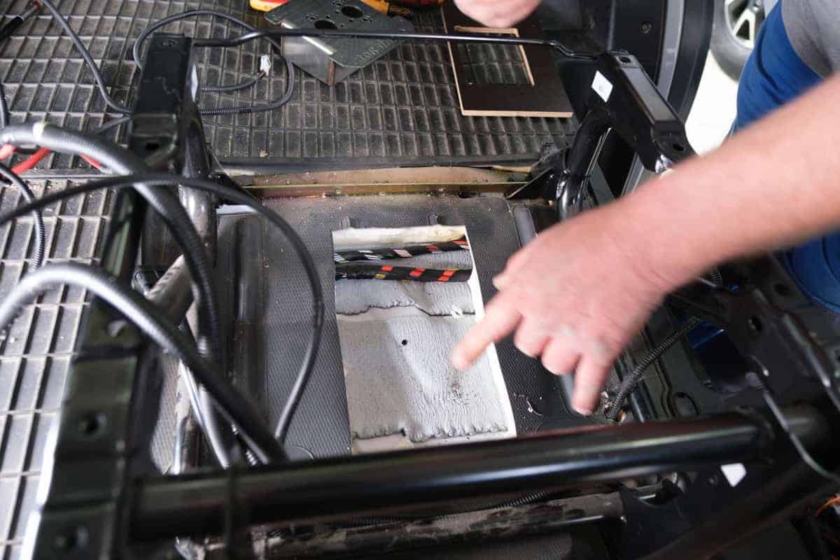 Anti-Dröhn-Masse Sorgt Für Einen Unebenen Untergrund