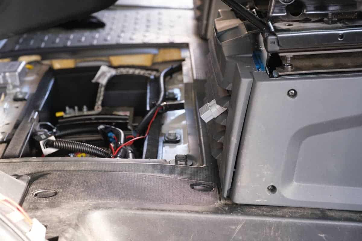 Der Sitz Ist Wieder Drin, Ein Paar Abdeckungen Fehlen Noch