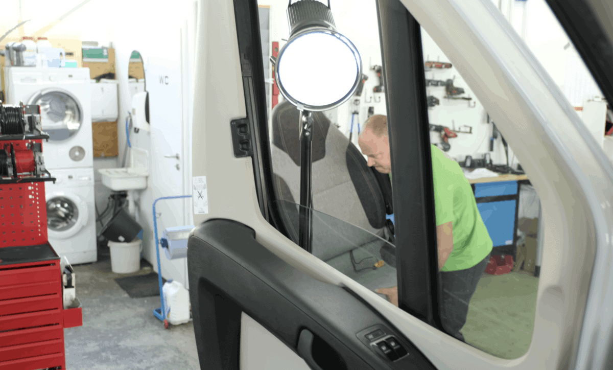 Der Fahrersitz Wird Herausgehoben