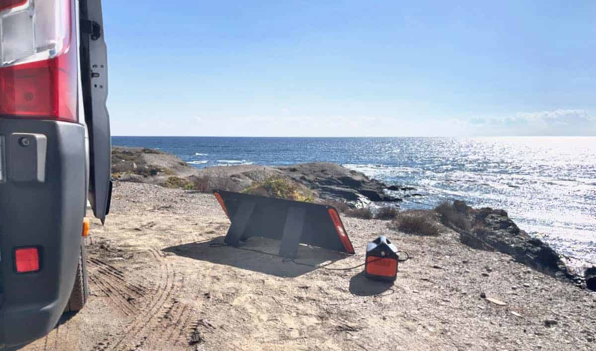 Eine Power Station Für Camping Und Wohnmobil 3 Tragbare Powerstation Mit Solarmodul