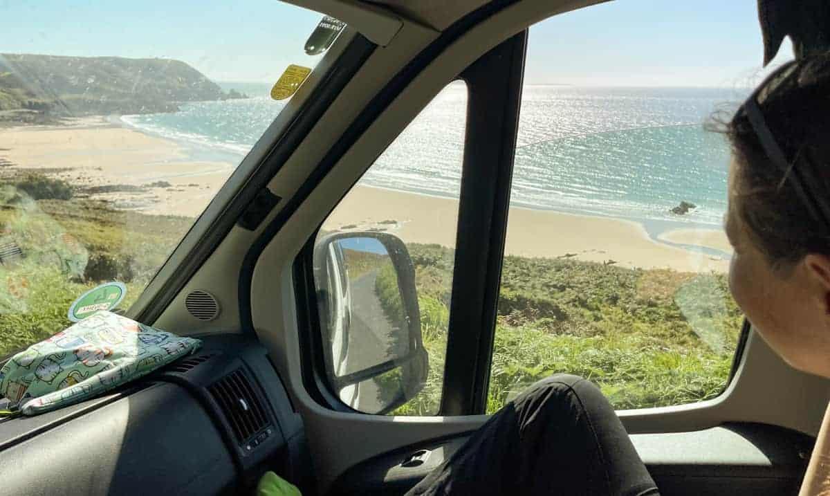 Cotentin Mit Dem Wohnmobil 42 Olya Blickt Gespannt Auf Die Baie De L'ÉCalgrain