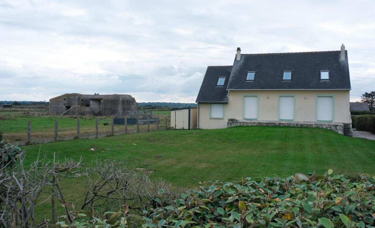 Cotentin Mit Dem Wohnmobil 9 Bunker Neben Wohnhaus