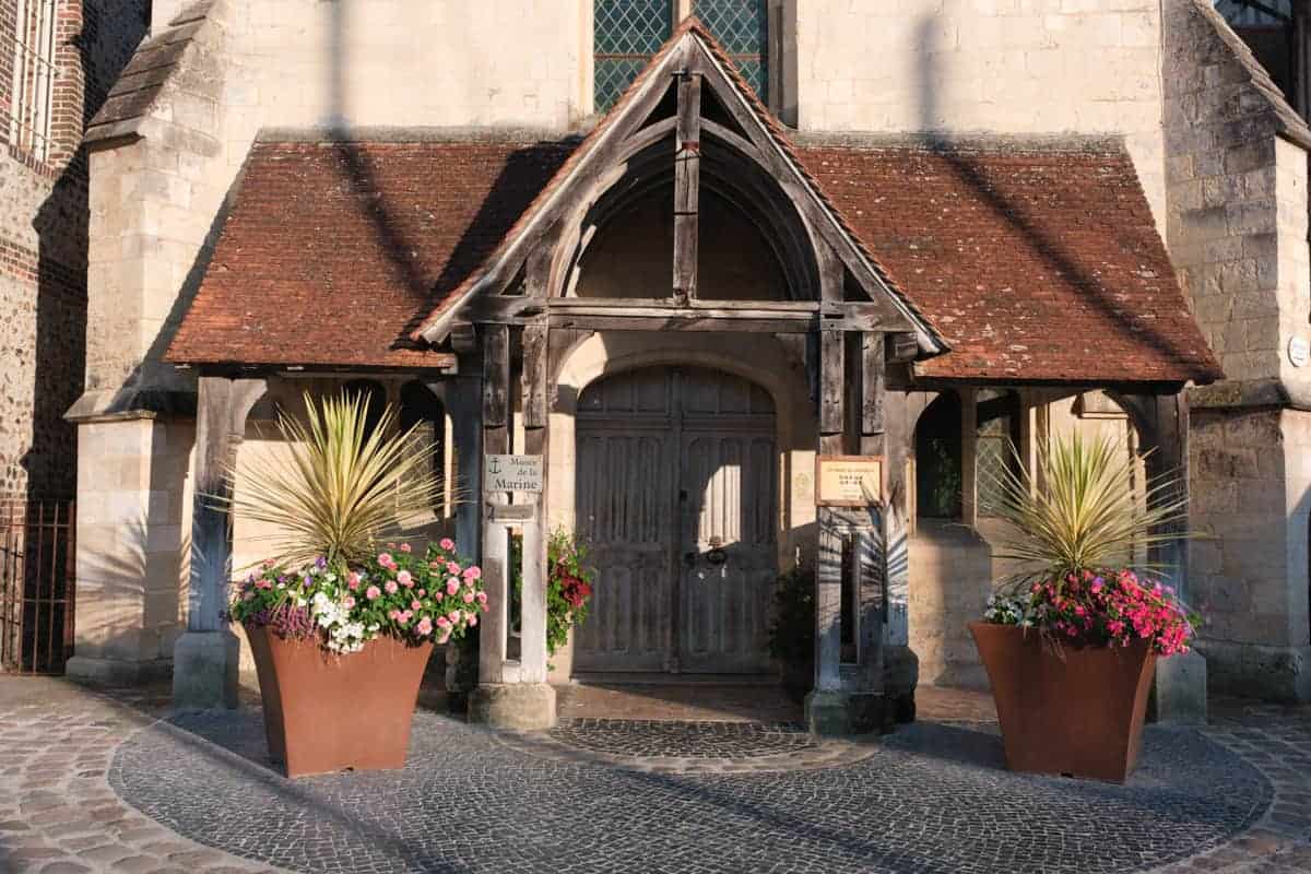 Kirchen-Eingang In Honfleur