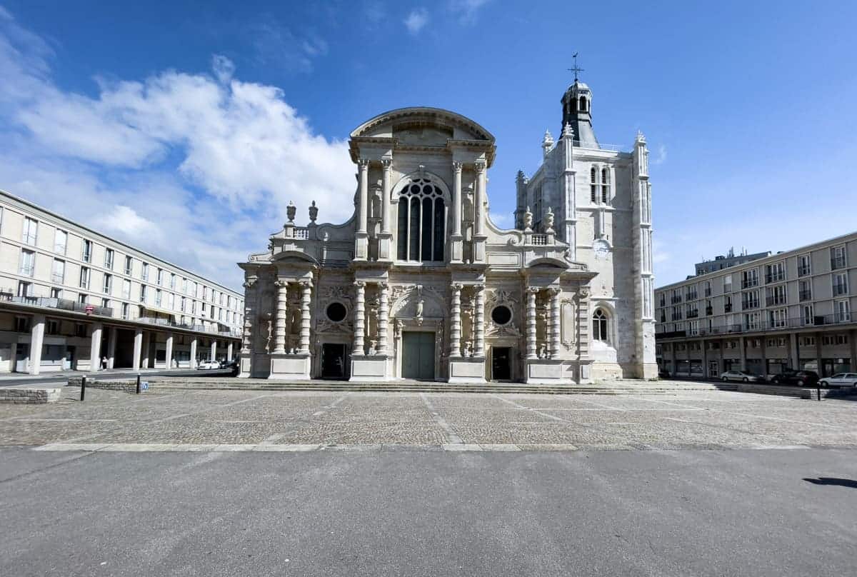 Kathedrale Le Havre, In Mitten Von Modernen Geb&Auml;Uden